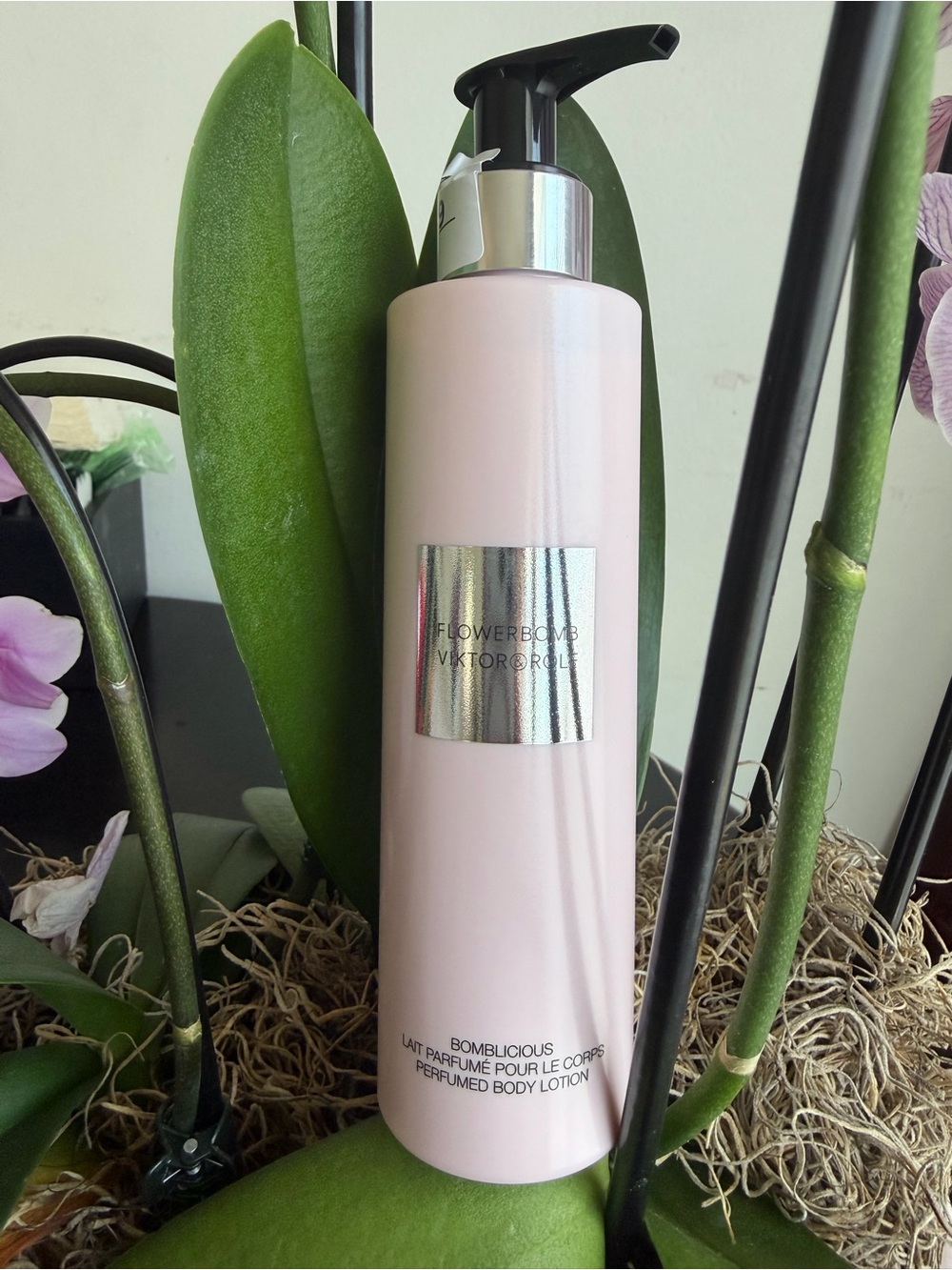 Viktor & Rolf Flowerbomb Perfumed Body Lotion - Light Pink with Silver Accents
